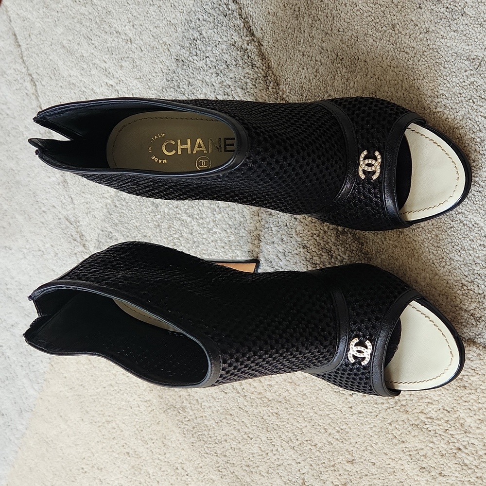 CHANEL shoes